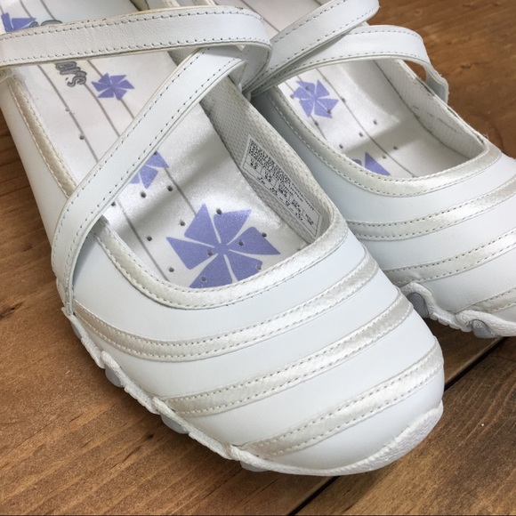 white leather nursing shoes skechers